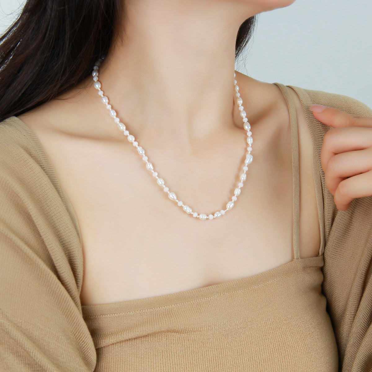 Light Luxury and Simplicity Freshwater Pearl Necklace Cold Style Refined Grace Crystal Clavicle Chain High Sense Fashion Choker Necklace Women